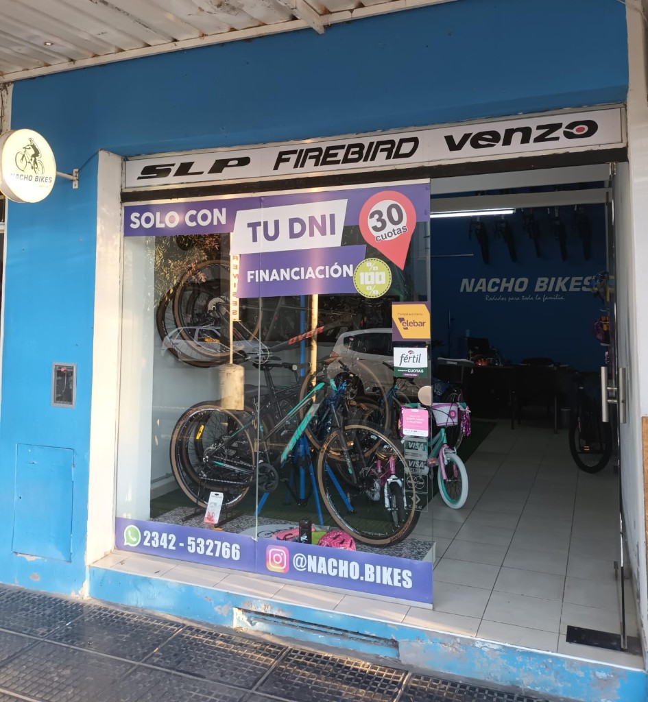 Fachada de Nacho Bikes en Pellegrini 1307, Bragado